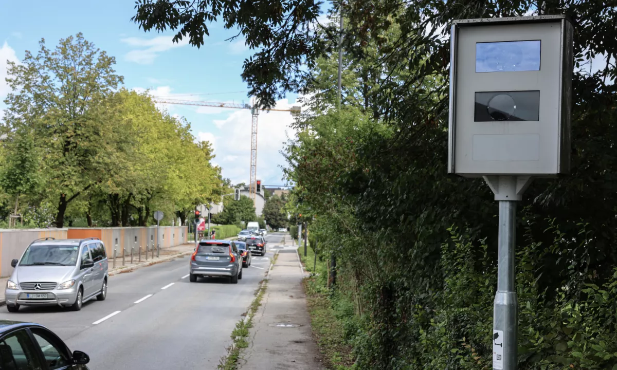 Stacionarni radarji v Mariboru znižujejo povprečno hitrost vozil