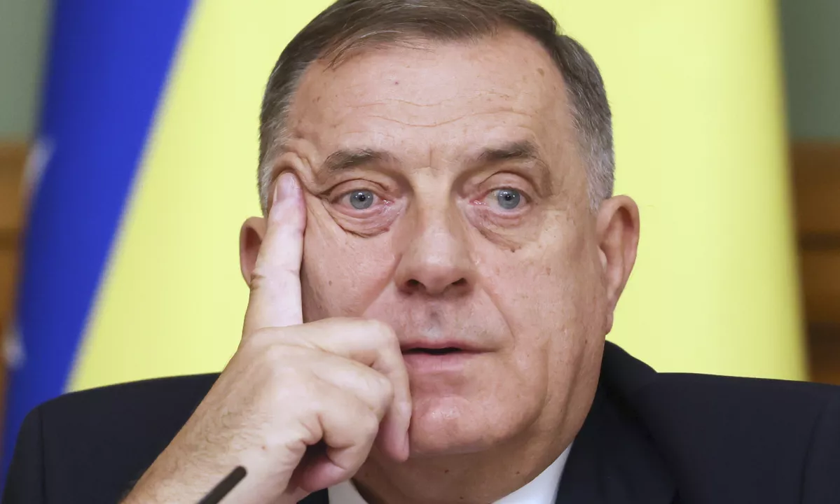 Dodik Srbe v Sloveniji poziva, naj na volitvah glasujejo za Janšo