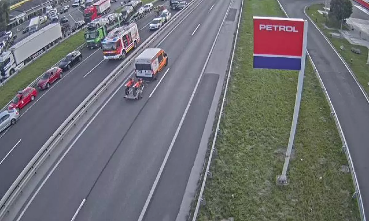 Previdno: Zaprta štajerska avtocesta, pomurska je spet prevozna