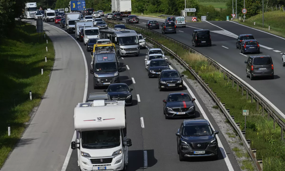Štajerska avtocesta zopet prevozna, ostaja daljši zastoj