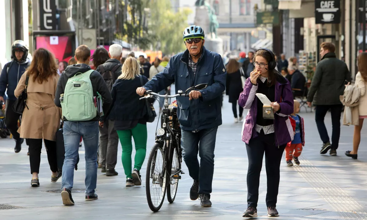 Življenjska doba v EU po pandemiji spet raste, kako kaže Sloveniji?