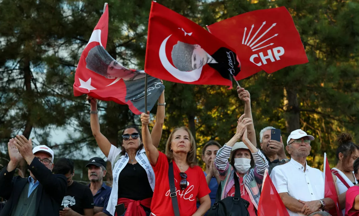 V Turčiji protesti pred sojenjem vodstvu opozicijske CHP