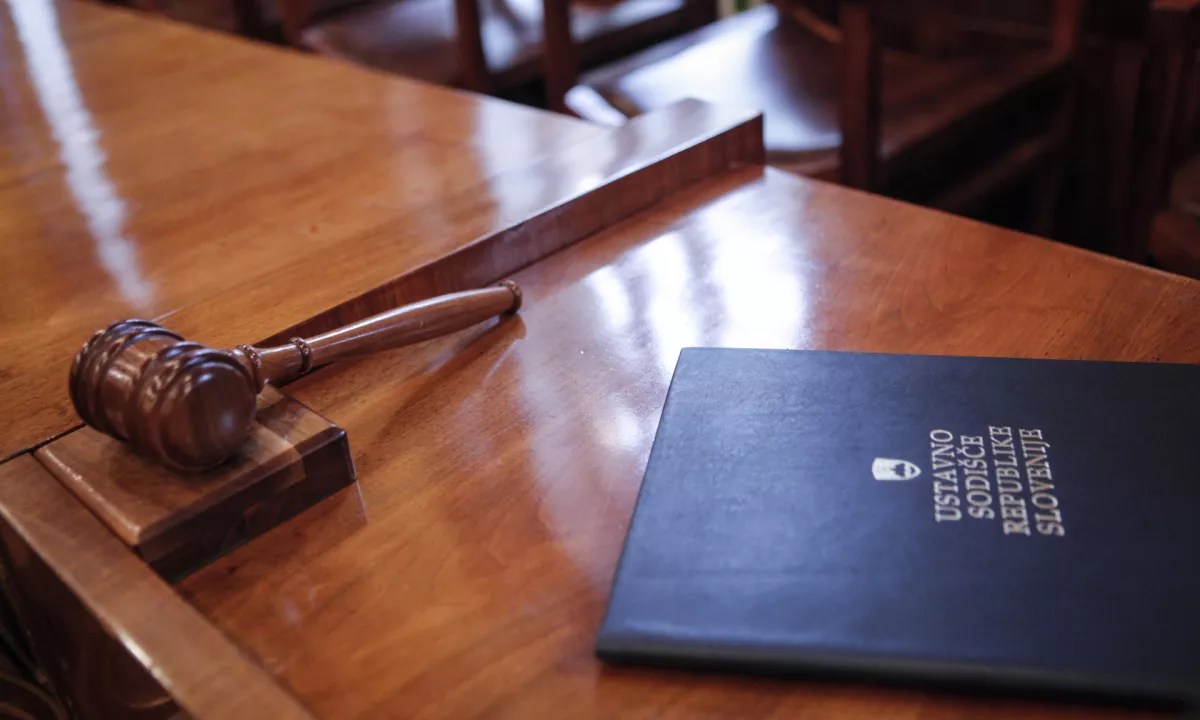 Kadidatoma za ustavna sodnika Nini Betetto in Primožu Gorkiču se obeta podpora v DZ