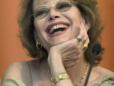 20080414 - ROMA- ACE- CARDINALE: 70 ANNI, UNA VITA PRIVILEGIATA E TANTA ENERGIA. L'attrice Claudia Cardinale in una foto d'archivio dell'1 giugno 2004. ANSA ARCHIVIO / Jos&eacute; Manuel Vidal / DC