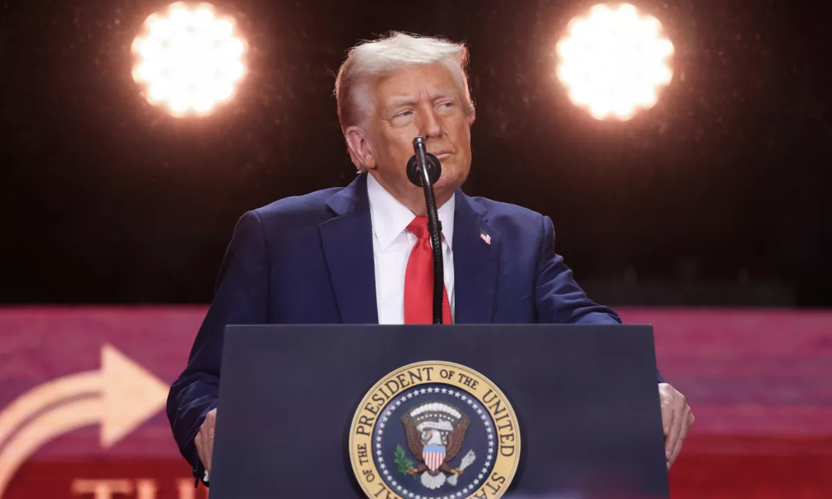 Trump opredelil Antifo za teroristično organizacijo