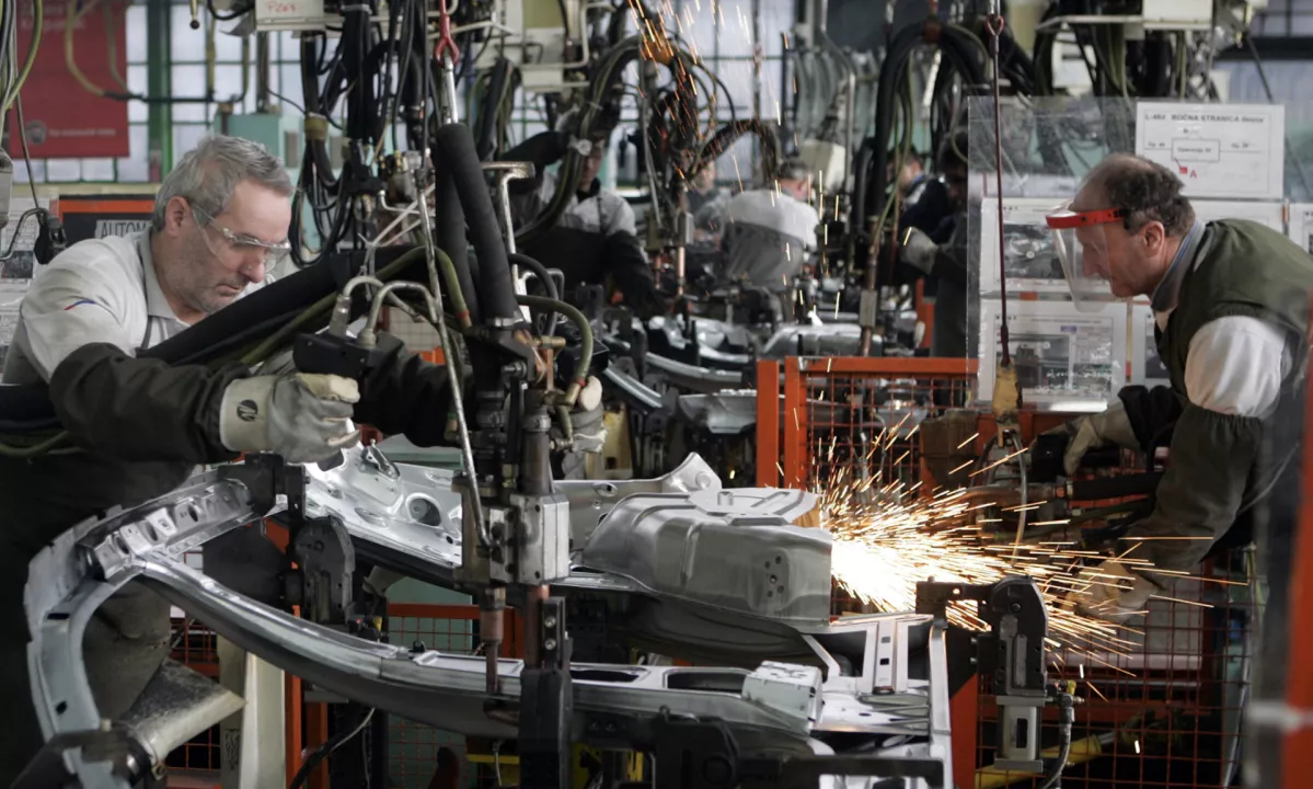 Stellantis začasno ustavlja proizvodnjo v šestih evropskih tovarnah