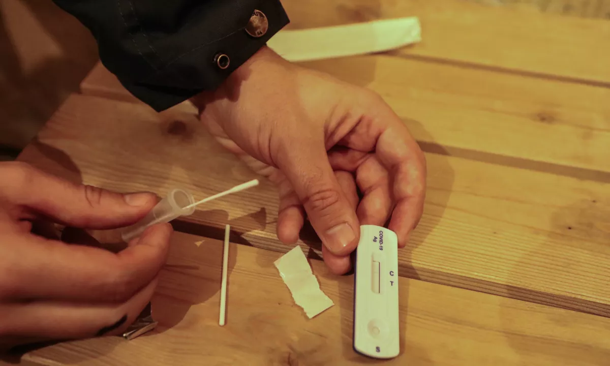 Covid se je vrnil. Kako ravnati?