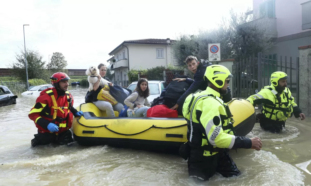 Neurja povzročila poplave in zemeljske plazove