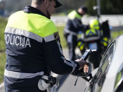 prometni nadzorpolicija - simbolična fotografijaprometna policijavarnost v prometupolicija na motorjihmotoristična policijaprehitri voznikiavtocestna policijaalkotestalkohol v prometu08.04.2025 Policijski nadzor, počivali&scaron;če PovodjeFOTO: Nik Erik Neubauer