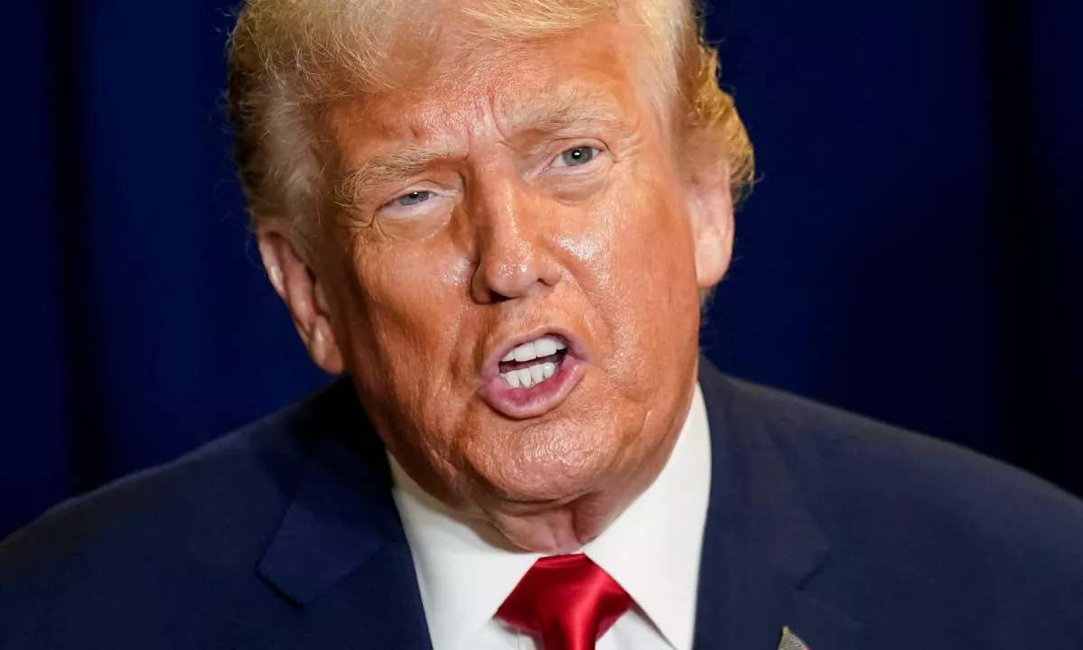 Trump zaradi tekočih stopnic zahteva preiskavo "sabotaže" in poziva k aretacijam