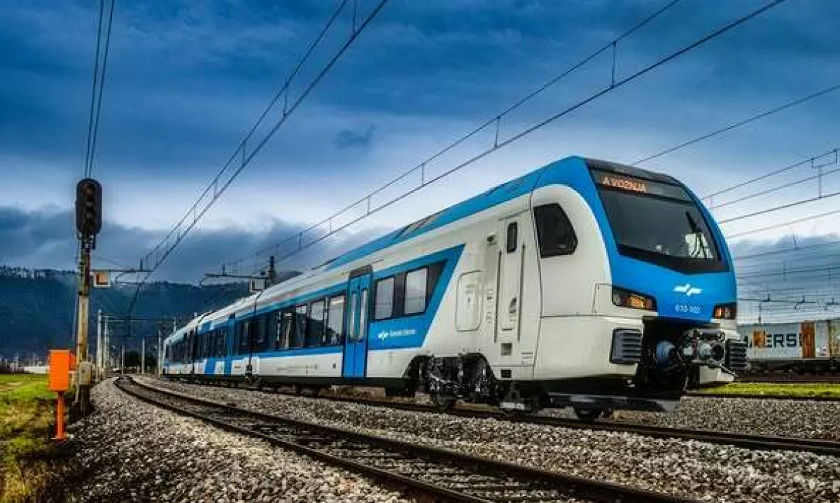 Bohinjska železniška proga do sredine oktobra zaprta, nadomestni avtobusi bodo zamujali