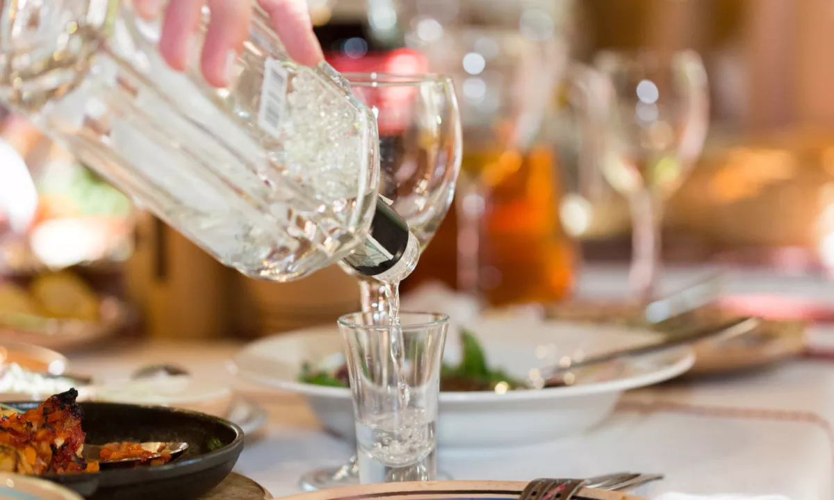 Zaradi zastrupitve z alkoholom v Rusiji umrlo 19 ljudi