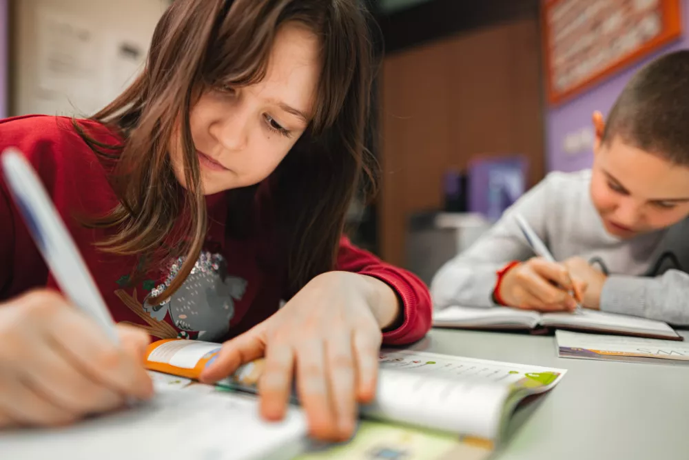 Izkušnje v šoli nas oblikujejo. / Foto: Istock