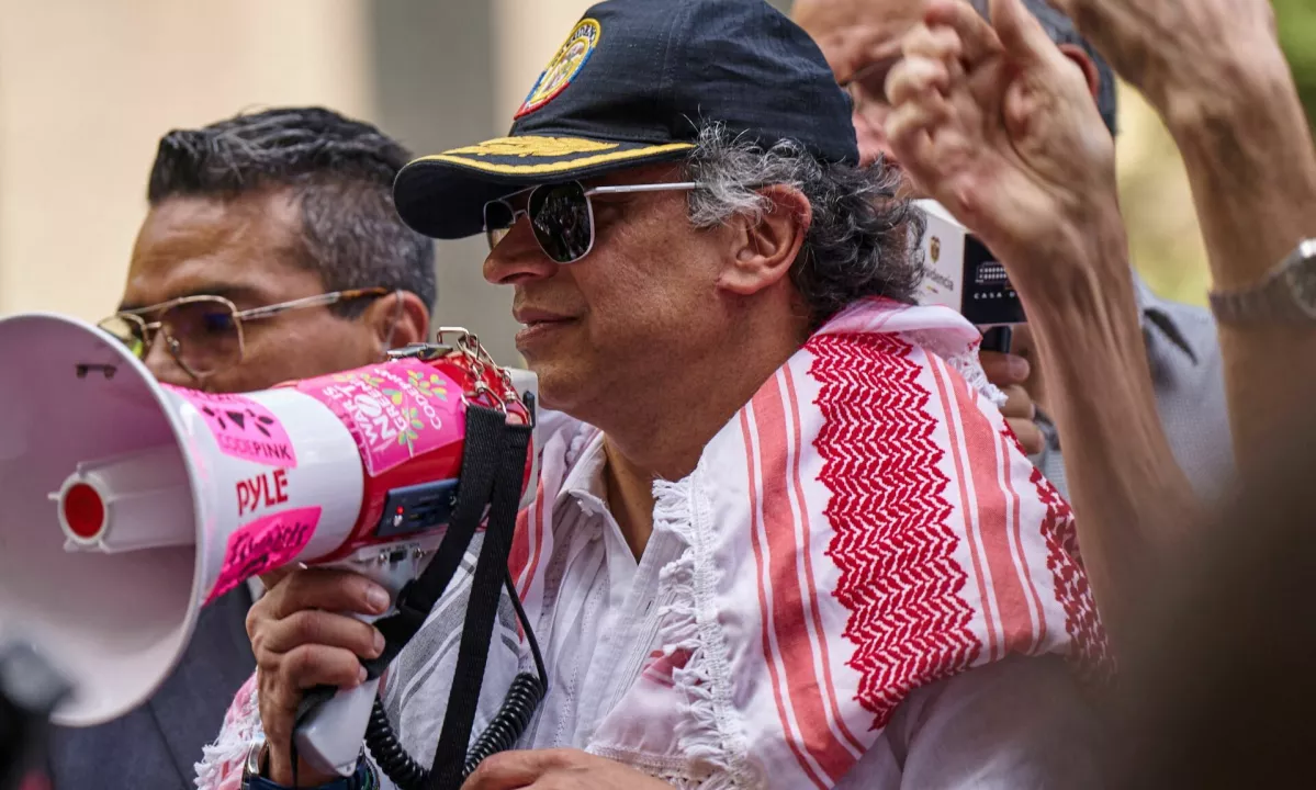 Kolumbijski predsednik na propalestinskem protestu, ZDA zagrozile z odvzemom vizuma