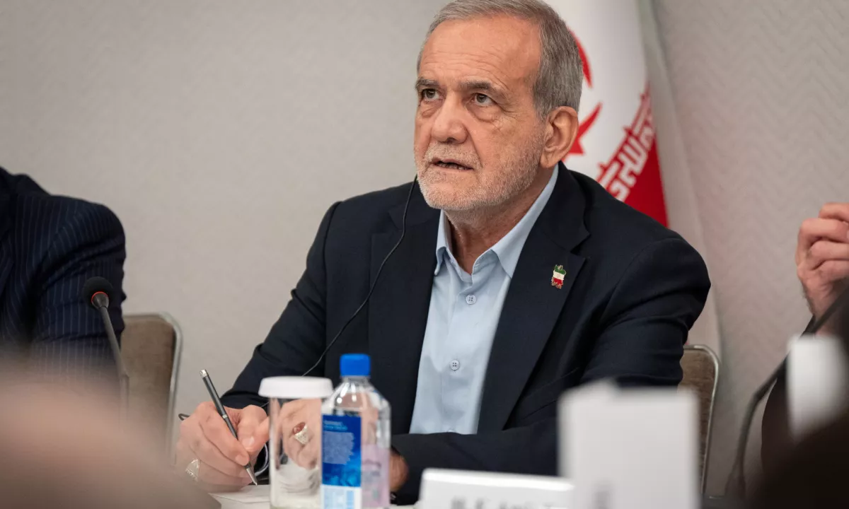 Iranski predsednik obtožil ZDA neiskrenosti v jedrskih pogajanjih