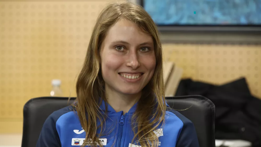 Maruša Mišmaš Zrimšek27.02.2023 – Atletska zveza Slovenije (AZS) - moška in ženska atletska reprezentanca pred odhodom na dvoransko evropsko prvenstvo v Turčiji. atleti - atletika //FOTO: Luka Cjuha