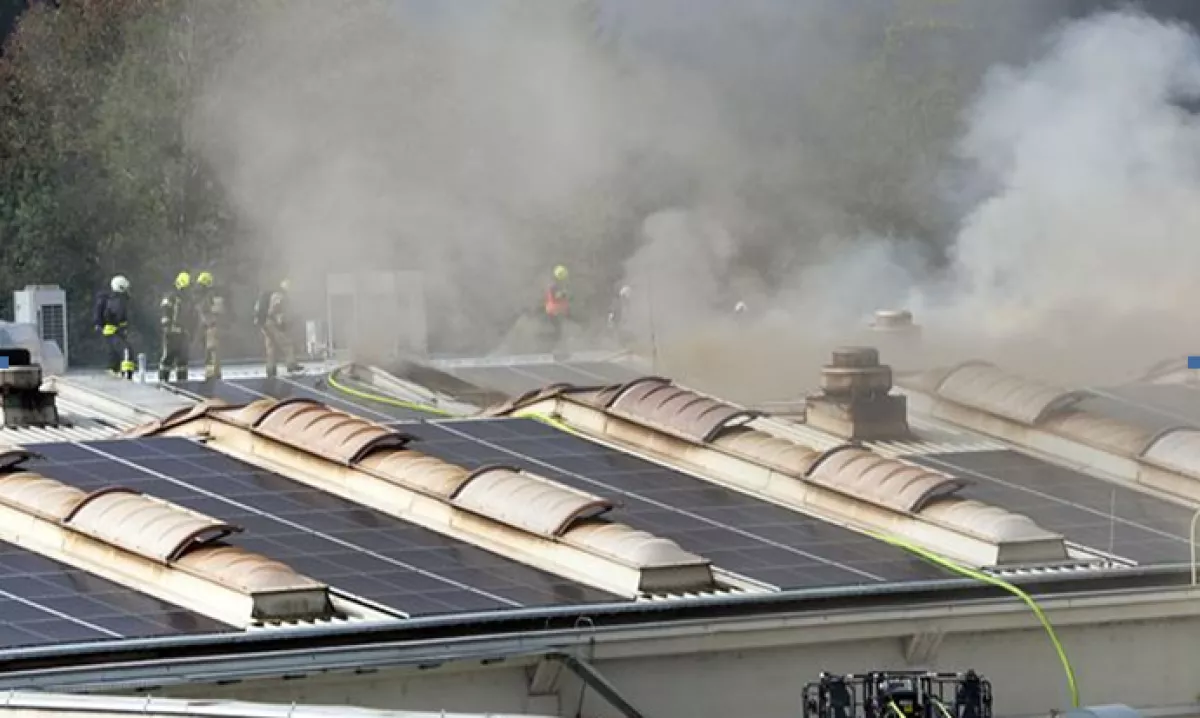 Obsežen požar v Rušah ponoči le pogasili, vzrok še ni znan