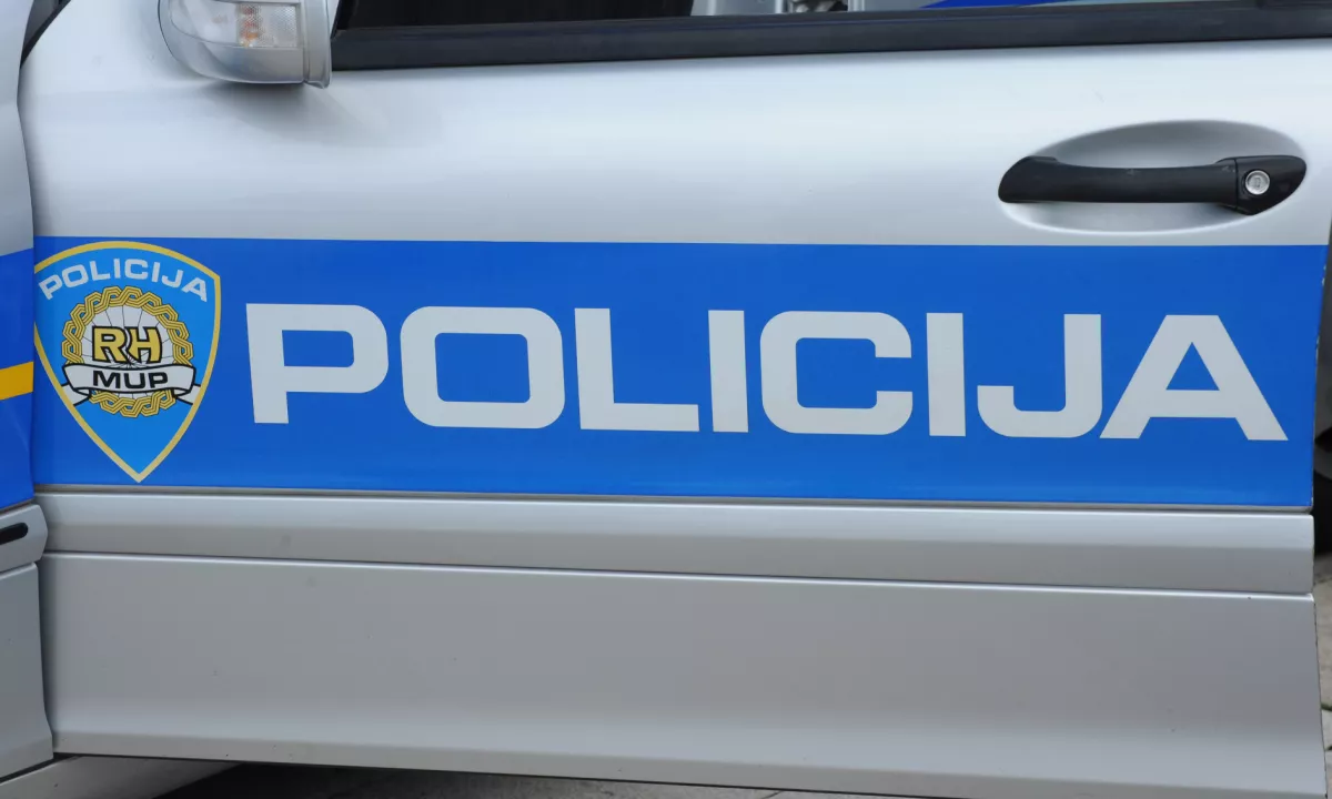 Slovenec v Medulinu vlomil v hišo in zaspal