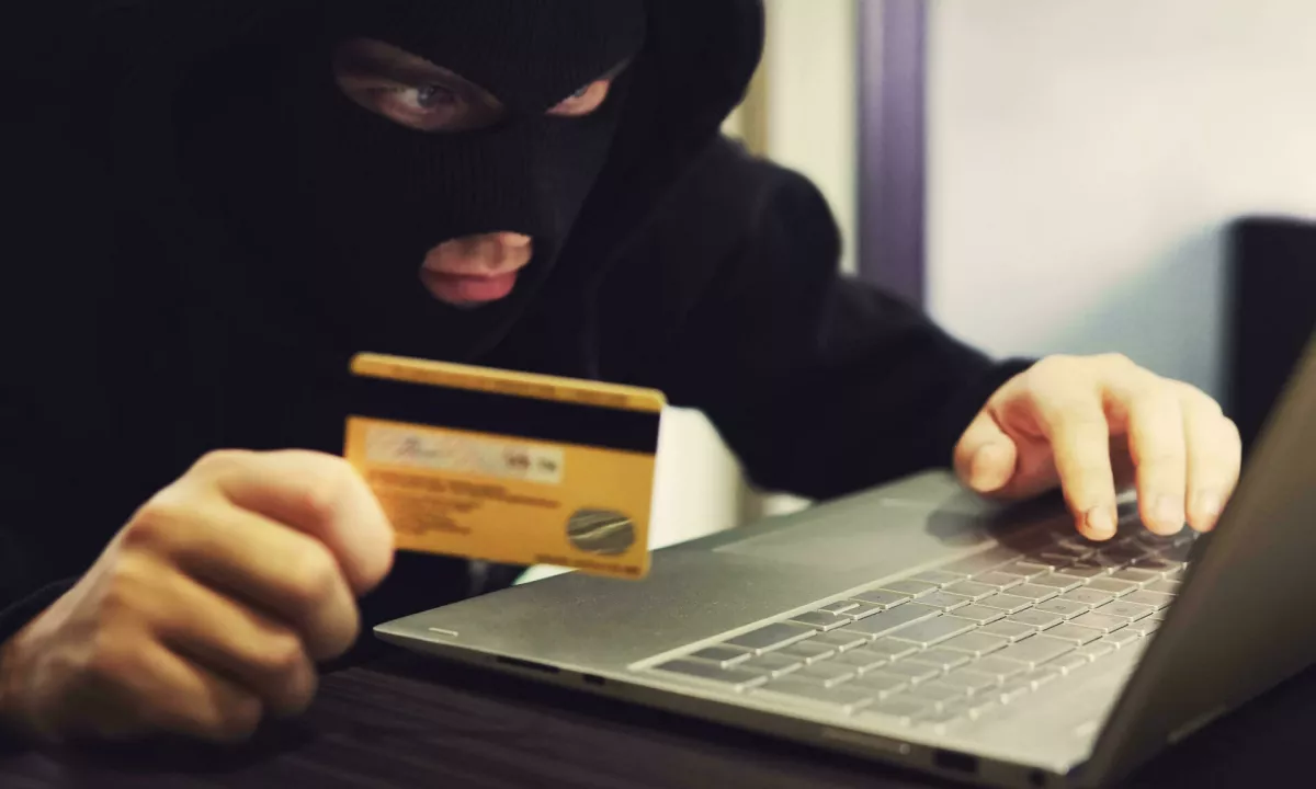 Lažne obljube vračila denarja iz kriptovalut so se končale s tatvino