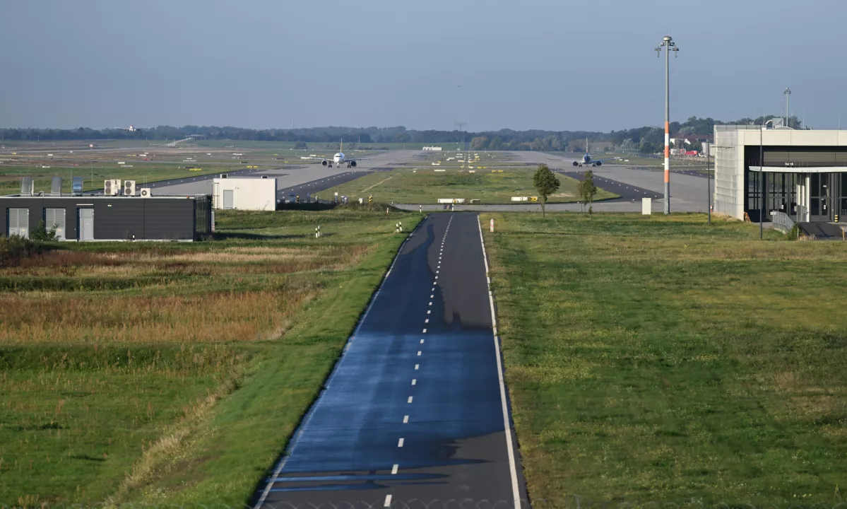 Švedska za zaščito pred droni Danski pošilja vojaške sisteme