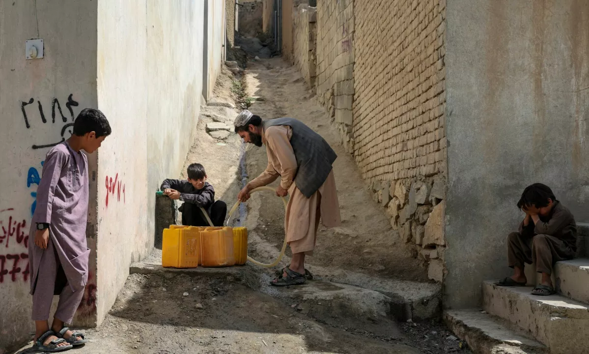 Afganistan odrezan od sveta: talibani izklopili internet in telefonske povezave