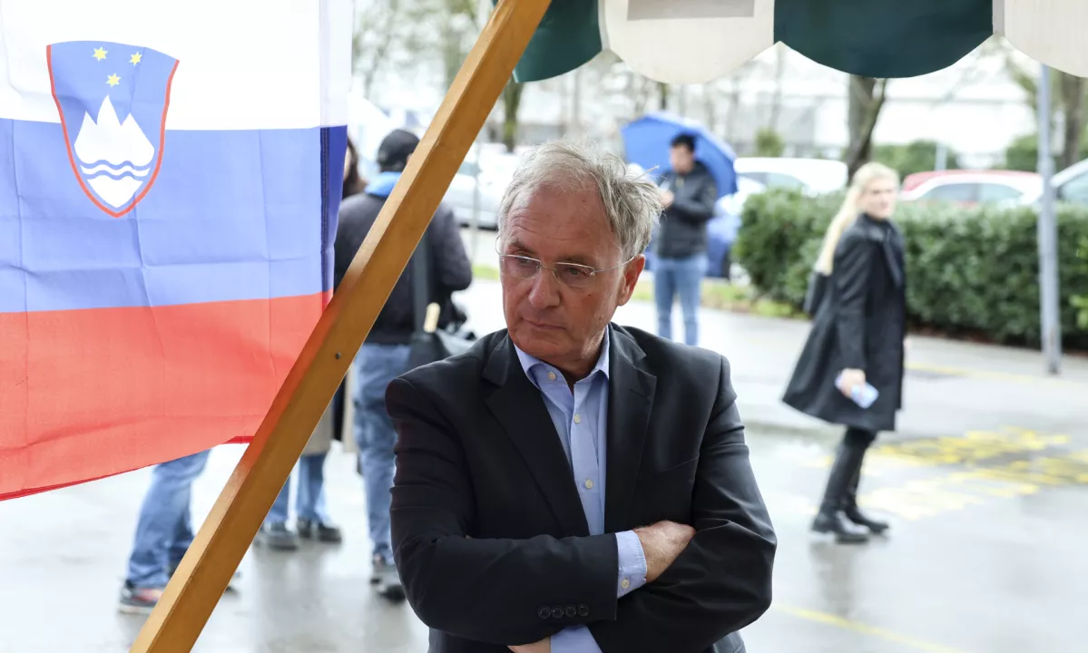 Hišna preiskava pri Alešu Hojsu: "Volitve so blizu!"