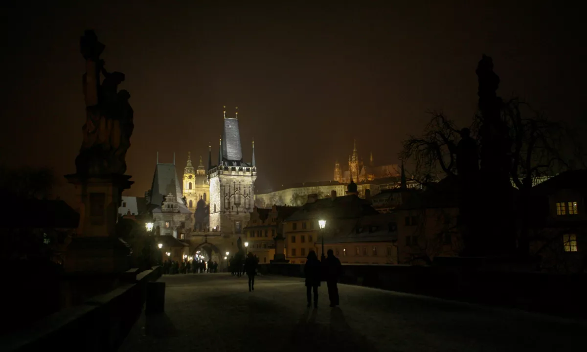 Češka omejuje vstop ruskim državljanom z diplomatskimi potnimi listi in poslovnimi vizumi