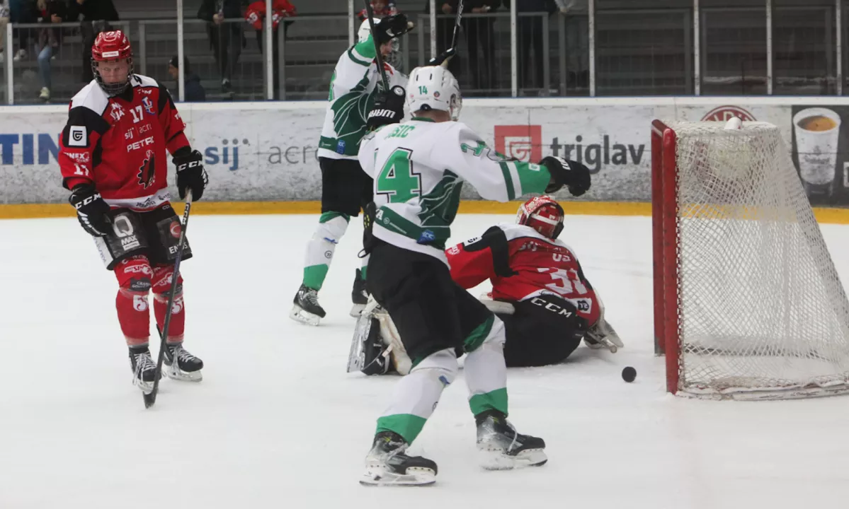 Olimpija prepričljivo ugnala Jesenice
