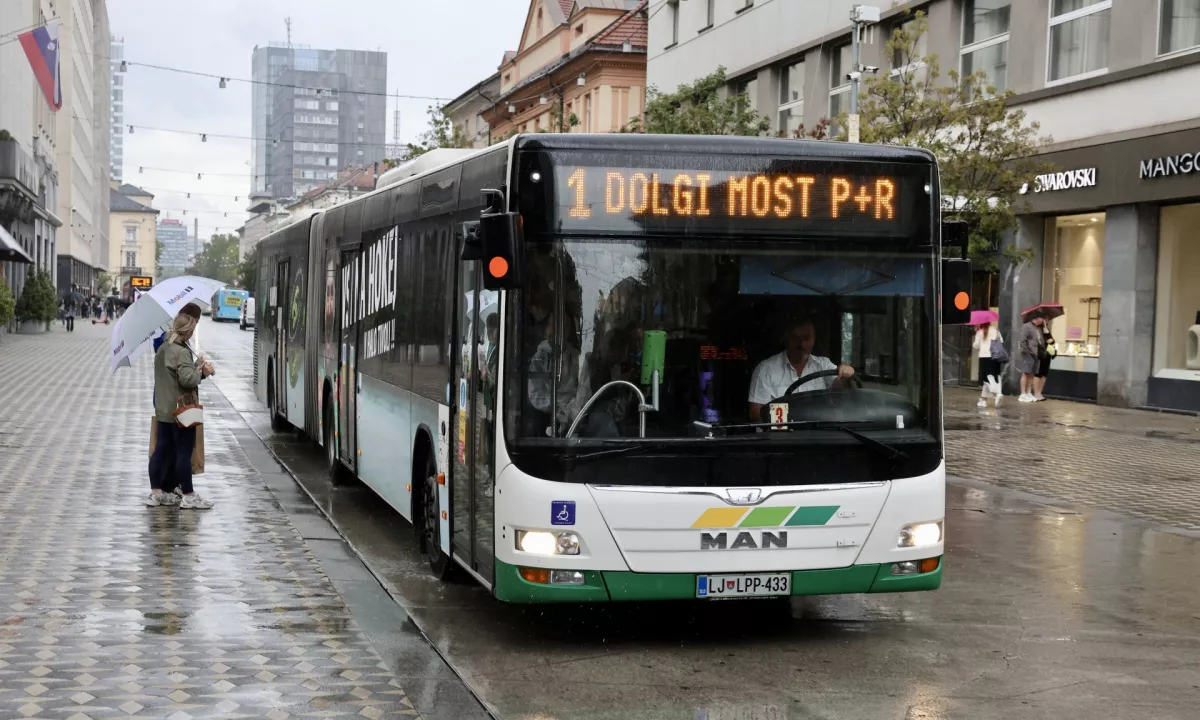V Ljubljani se je podražila enkratna vožnja z mestnim avtobusom, uvajajo tudi avtobus na vodik