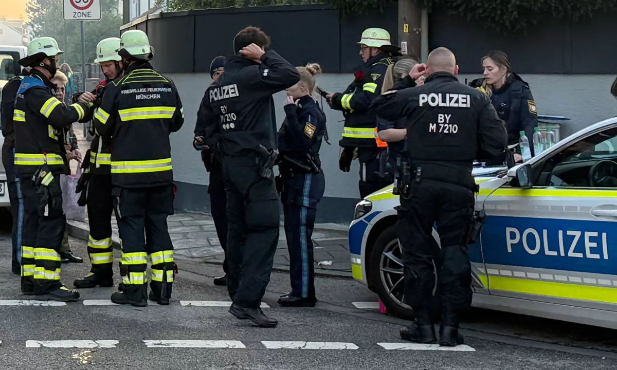 Streljanje in eksplozije v Münchnu: Ena oseba mrtva, policija zaprla območje