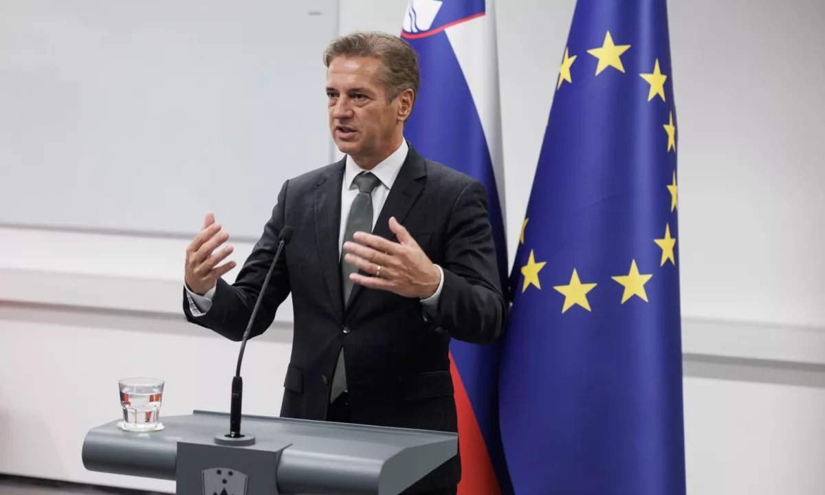 Golob: Ogroženost Slovenije se ob incidentih z droni ni povečala