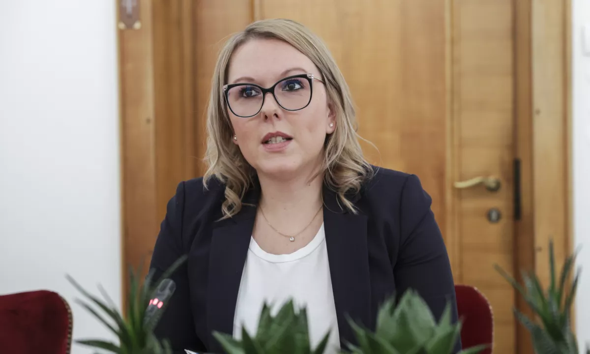 Popis cen košarice živil se zdi ministrici neprimeren