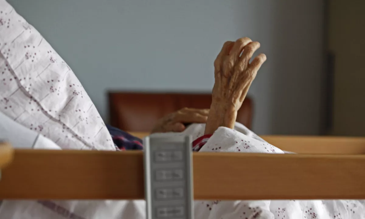 Zbrani podpisi za referendum o pomoči pri prostovoljnem končanju življenja