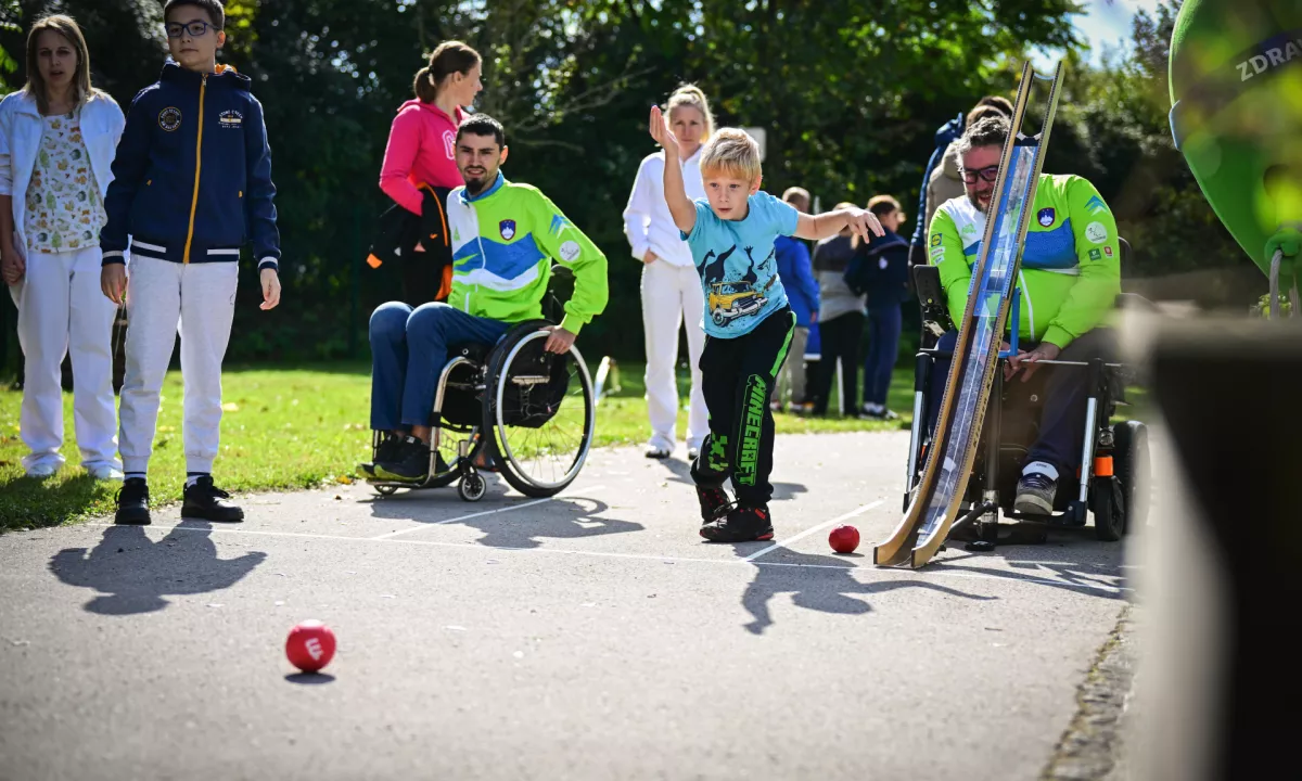 Parafest predstavil parašport mladim invalidom v URI Soča