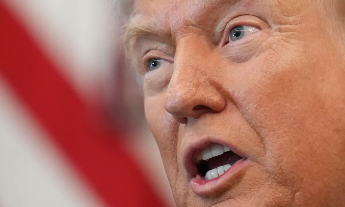 Trump grozi z uvedbo izrednih razmer v mestih pod vodstvom demokratov zaradi napotitve nacionalne garde