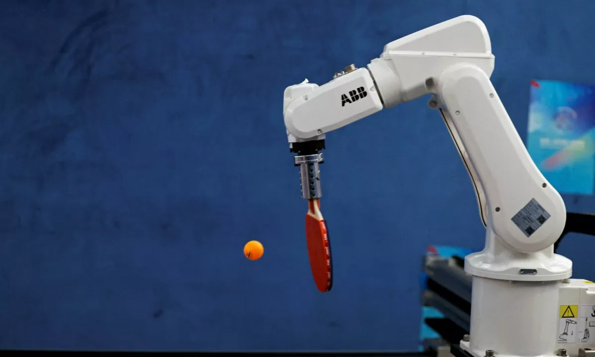 Softbank prevzema podjetje za robotiko ABB Robotics za več milijard evrov