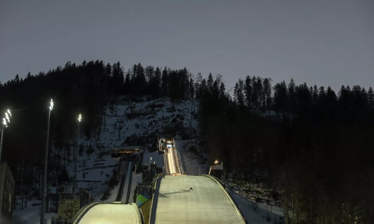 Vlada soglaša s povečanjem planiške letalnice. Kako daleč bodo lahko leteli?