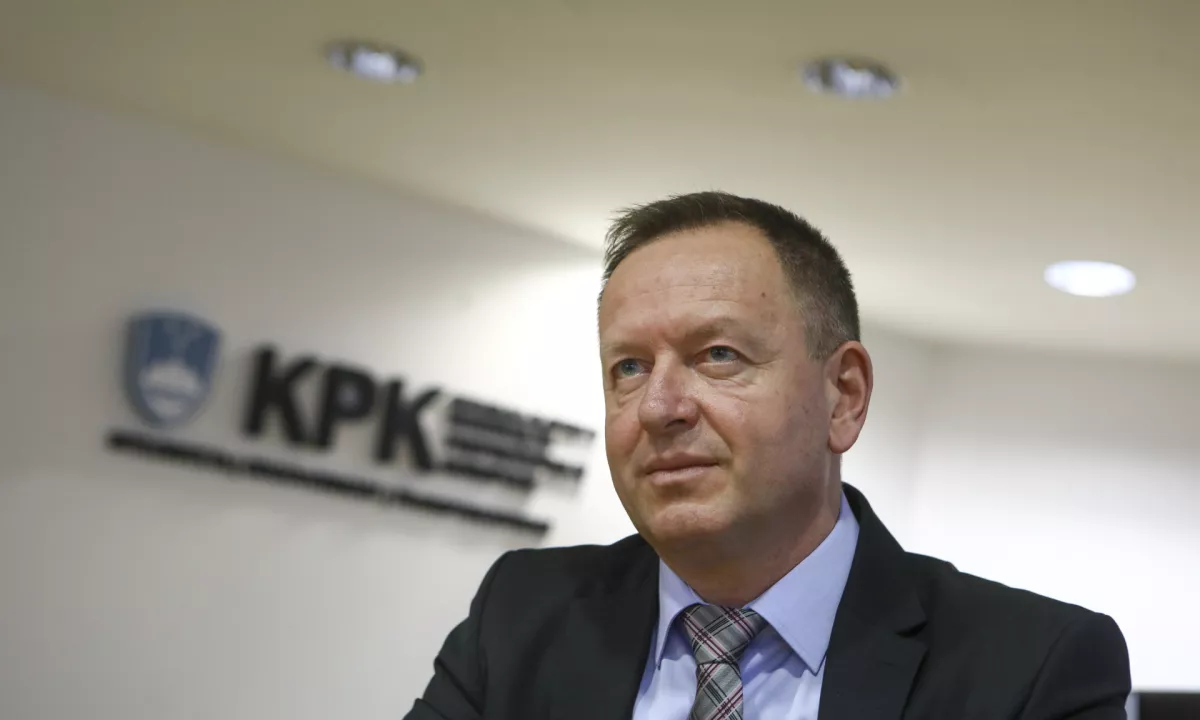 Golobovi sneli rokavice: vloga KPK ni večletno preučevanje dveh SMS sporočil