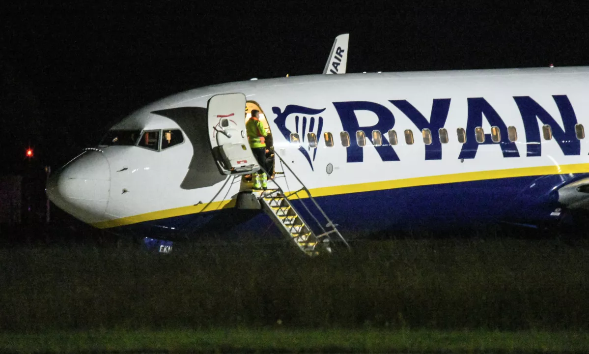 Ryanairovo letalo zaradi pomanjkanja goriva zasilno pristalo v Manchestru