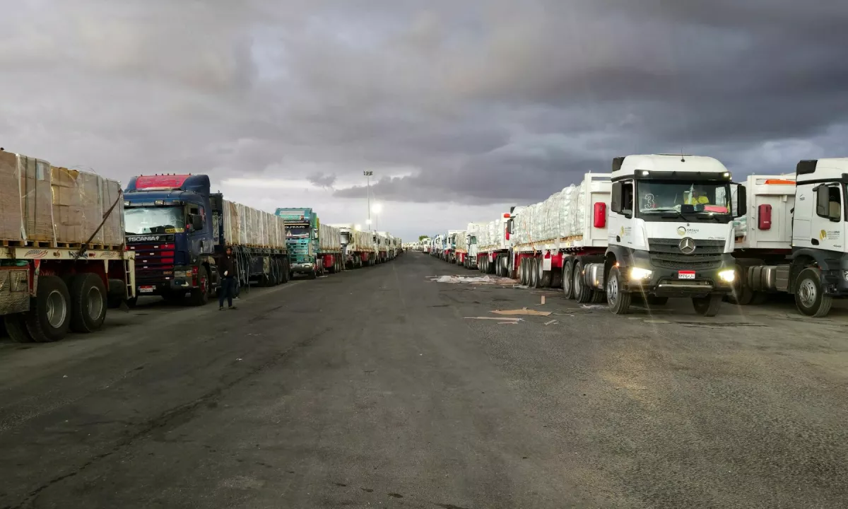 V Gazo prihajajo tovornjaki s humanitarno pomočjo