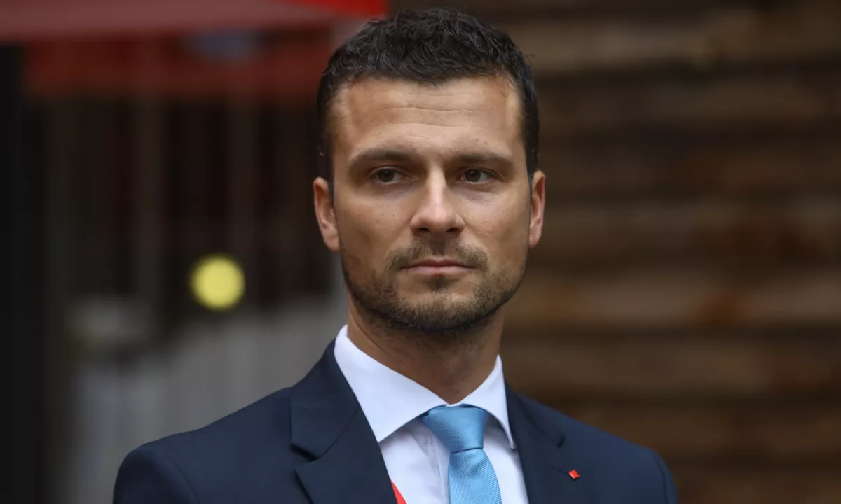 Nekdanja partnerica ovadila poslanca SD zaradi nasilja in groženj s smrtjo