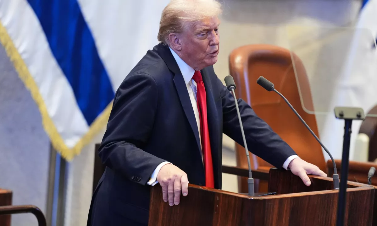 Trumpa v knesetu sprejeli s stoječimi ovacijami