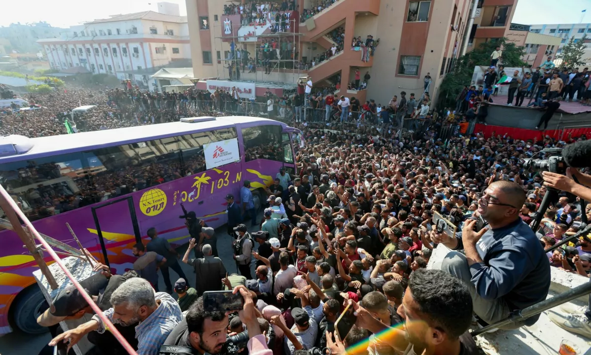 V Egiptu podpisana deklaracija o miru v Gazi, Trump obljublja vzdržno premirje.