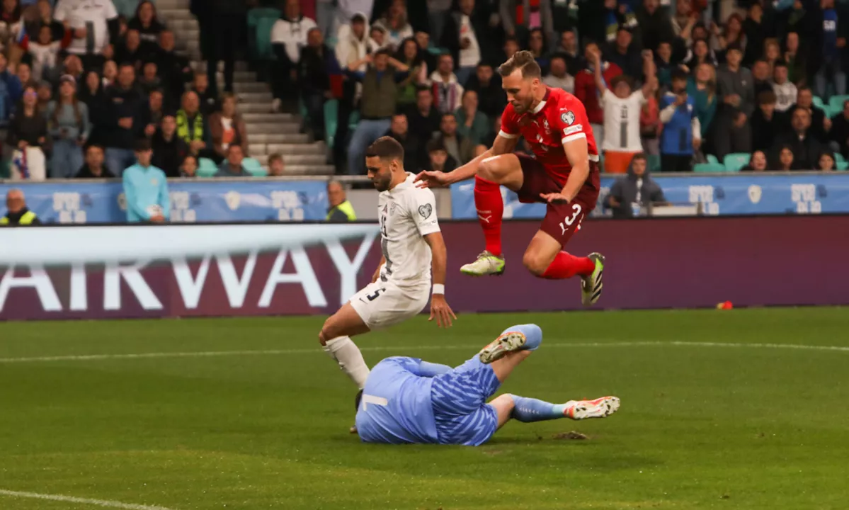 Slovenija je remizirala s Švico in se oddaljuje od svetovnega prvenstva