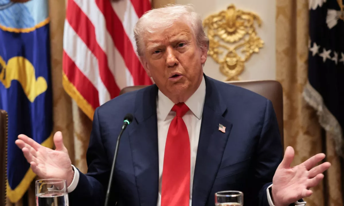 Trump pozval Hamas k vrnitvi trupel talcev, Netanjahu pričakuje novice