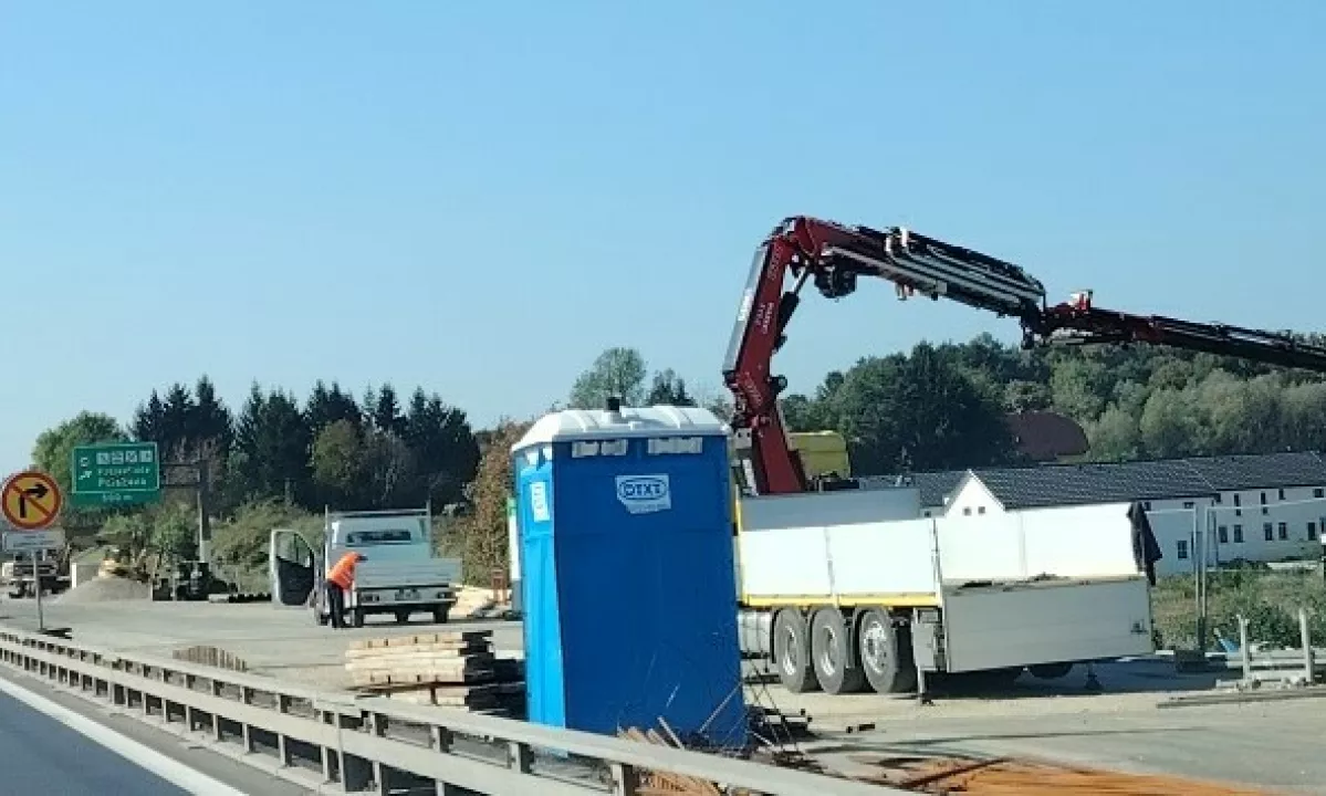 Vlada podaljšuje veljavnost vinjet za štiri mesece in jih ukinja na obalnih hitrih cestah