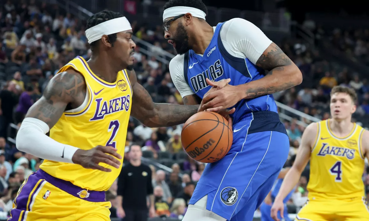 Lakers brez zvezdnikov izgubili proti Dallasu