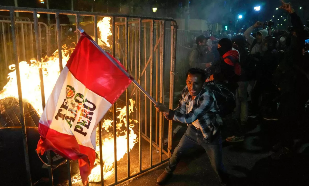 Peru uvedel izredne razmere zaradi protivladnih protestov