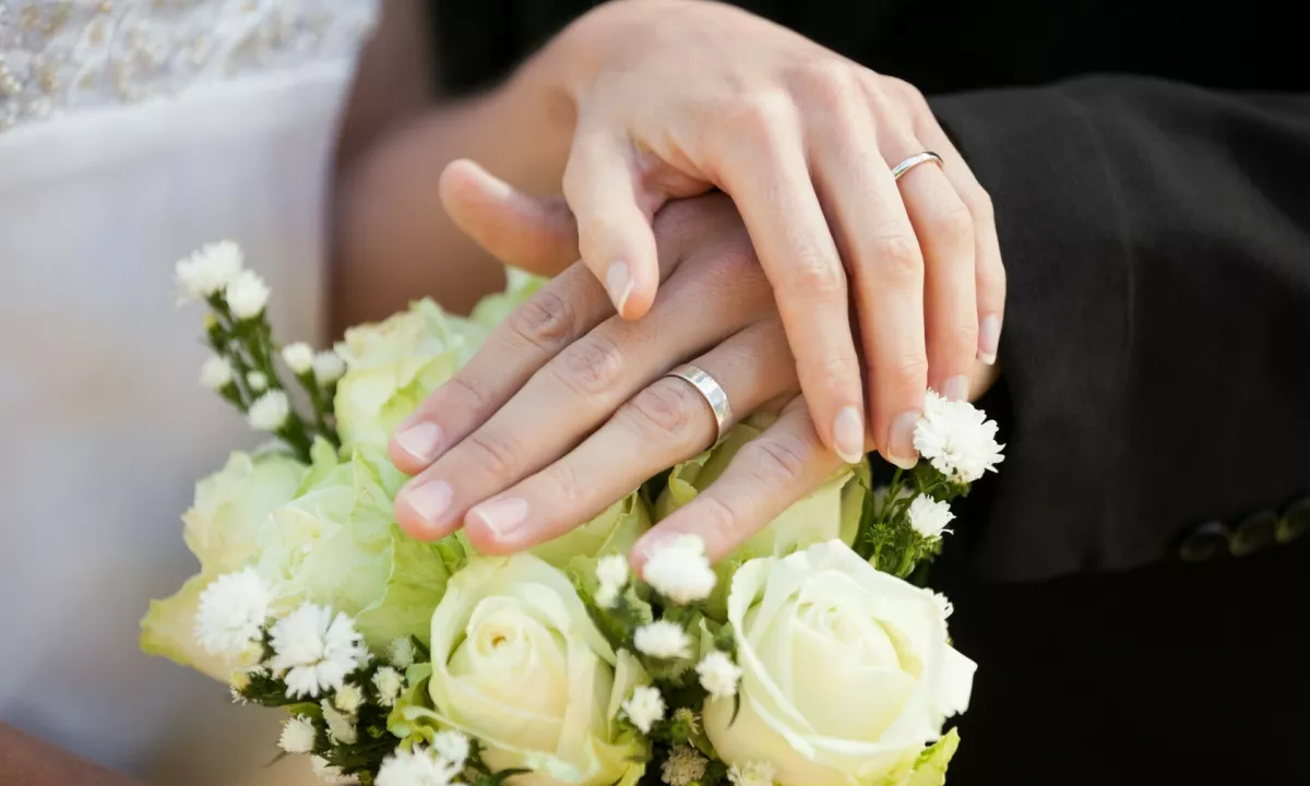 Novost: Poročiti se bo mogoče kar prek aplikacije in na daljavo