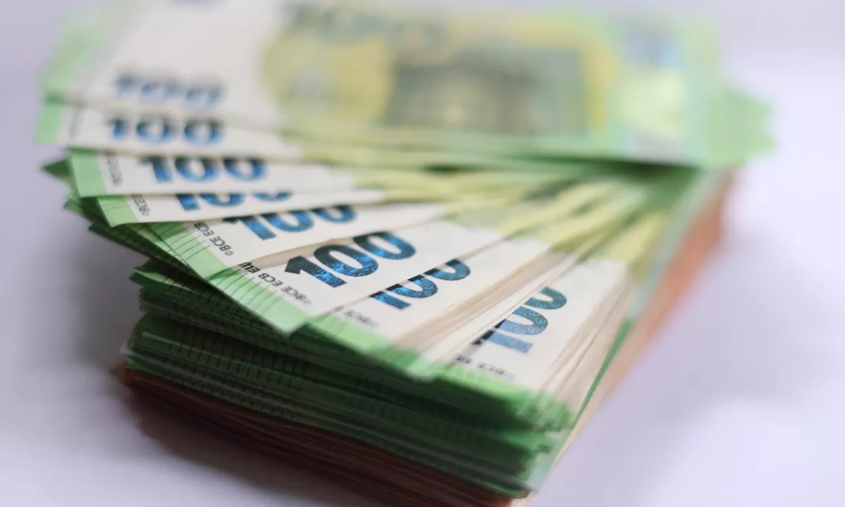 Vlada bo občinam povrnila sredstva za obvezno božičnico